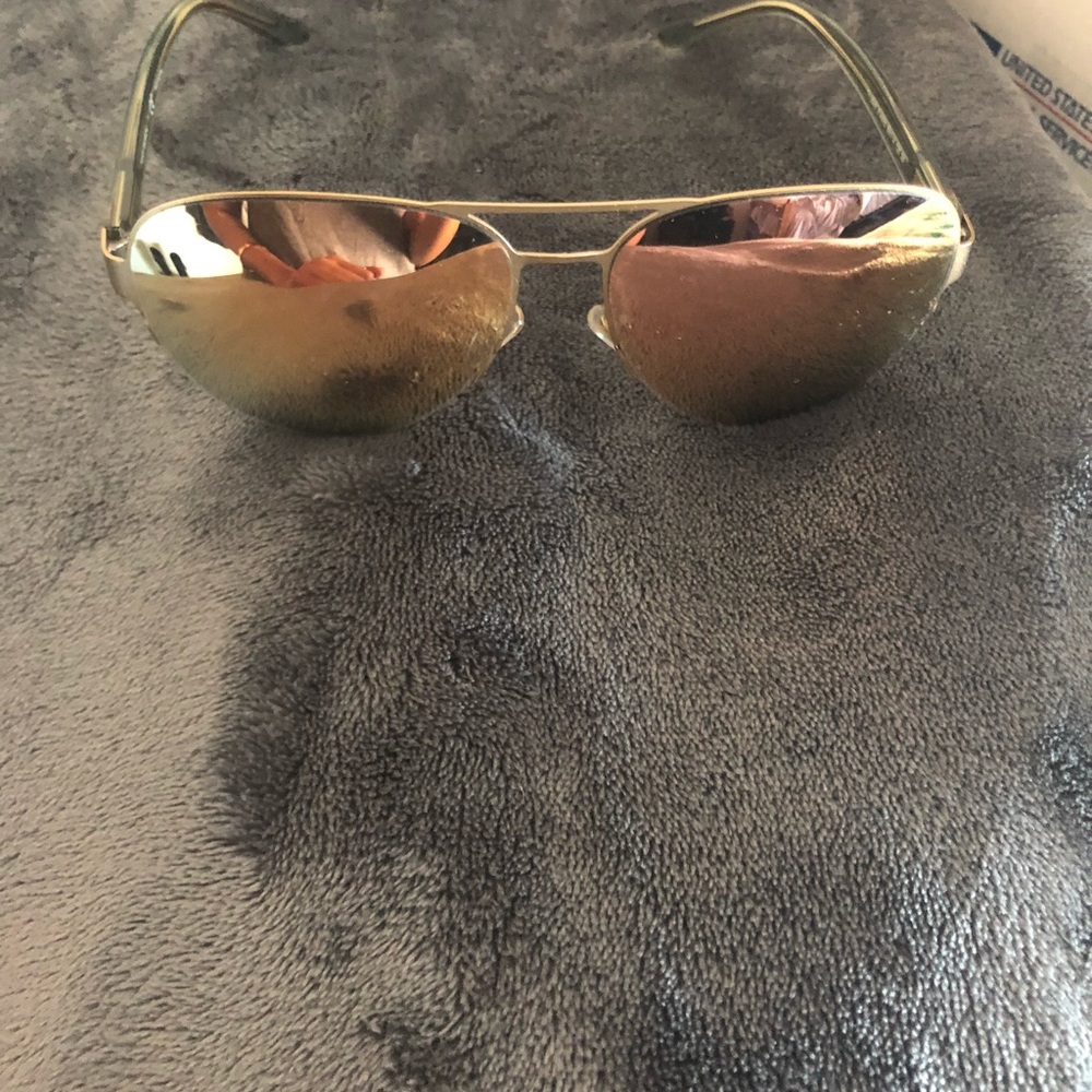 ‼️SOLD‼️Tory Burch mirror sunglasses (reflective)